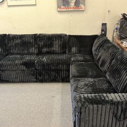 New 119x92 Sectional Couch / Free Delivery 