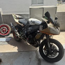 2003 Yamaha R1 