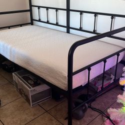 Daybed With Mattress, Manual Treadmill