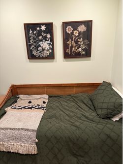 Twin Size Rattan Day Bed with Mattress