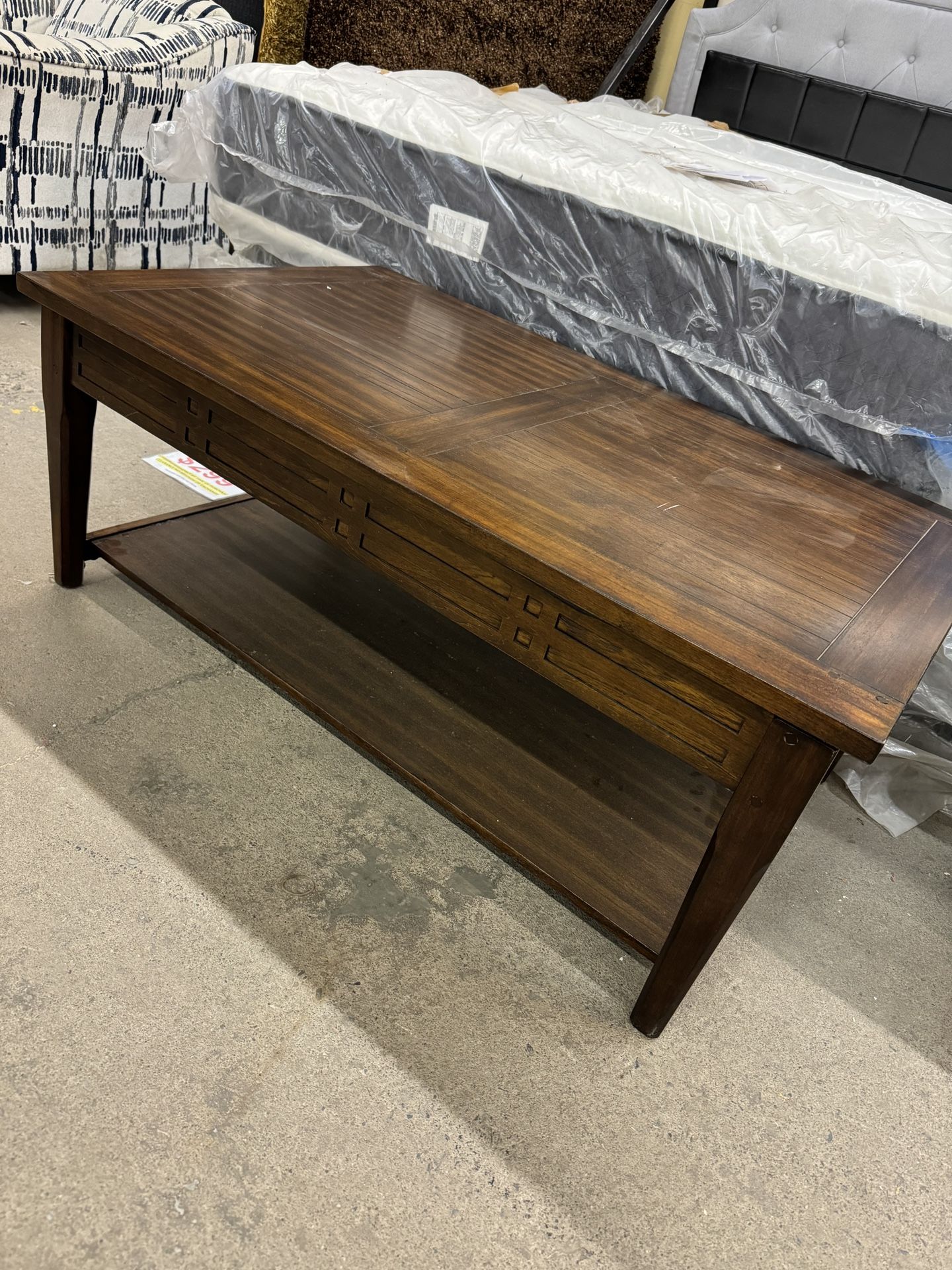 Lift Cocktail Table. Please Read Description Below.