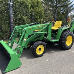 John Deere Tractor Loader Backhoe 