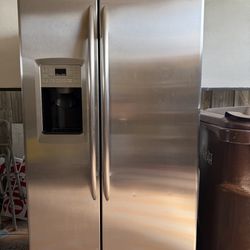 GE Profile Refigerator