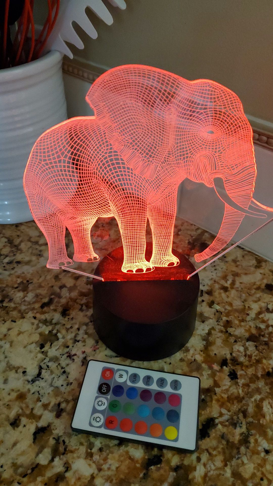 Elephant Illusion..color changing