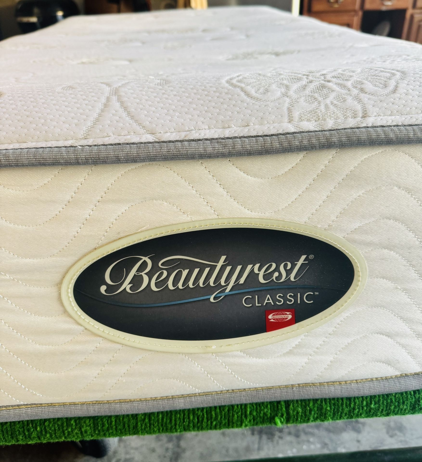 Beatyrest Classic Twin Mattress In Great Condition 