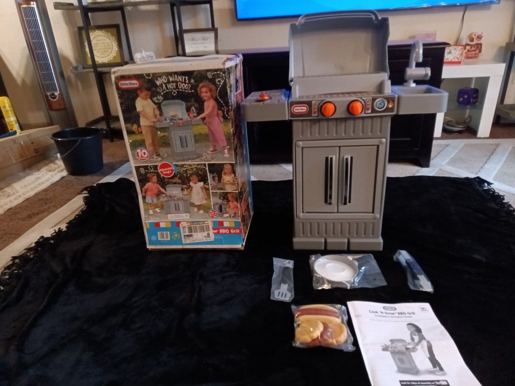 Brand New Little Tikes BBQ Pit With Food