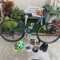 Fuji Crosstown Bicycle And Accessories, Teal