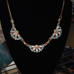 Pretty Rhinestone Necklace