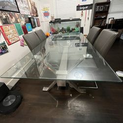 Wyndham Dining Set with 4 Chairs 