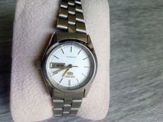Seiko womans 5 stainless steel automatic ⌚
