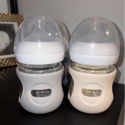 Phillip Avent Glass Bottles