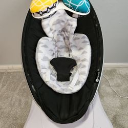 4moms mamaRoo Multi-Motion Baby Swing - Black Classic
