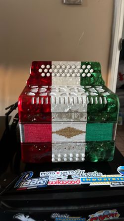 Accordion gold star USA
