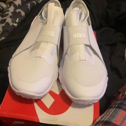 Nike Flex Runner Shoes, Size 5, Color White