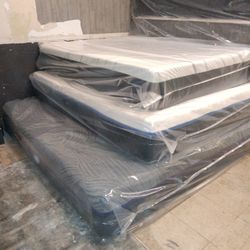 💤💤💤🛌🏾 $249 Eastern King Memory Foam Mattress Available $249 💤💤💤🛌🏾