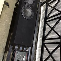 Kicker ZX400.1 Amp + Dual 8” Subwoofers