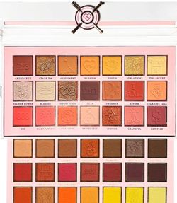 All I see signs eyeshadow brand new
