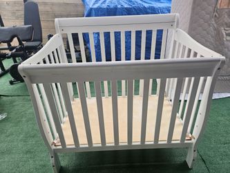 Delta Children's Crib and Changing Table