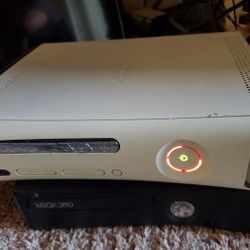 Xbox 360 For Repair Or Parts
