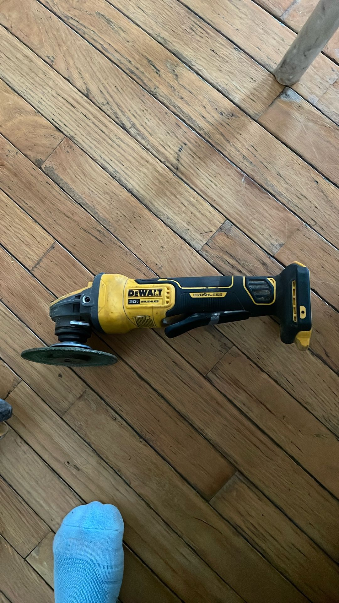 DeWalt DCG416 20V MAX XR FLEXVOLT ADVANTAGE Grinder