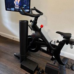 #PELOTON BIKE#