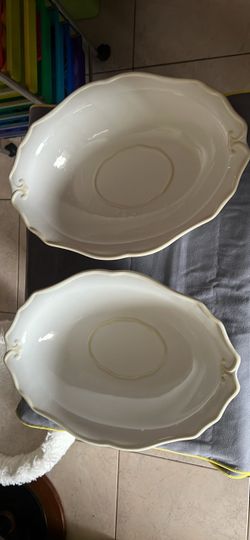 Princess House Pavilion ivory scalloped serving piece/chip-and-dip dish