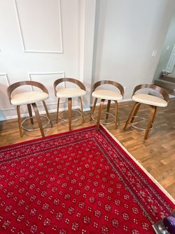 Dinning chairs 4 used like new