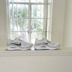 Nike Structure Plus - Men’s 10