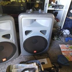 JBL 15" Powered Speakers