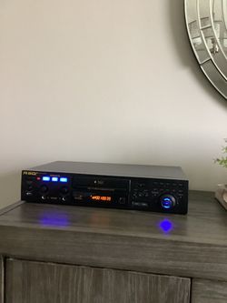 * RSQ * MULTIFORMAT KARAOKE PLAYER IN EXCELLENT LIKE NEW CONDITION . MUST BE SEEN TO FULLY APPRECIATE .