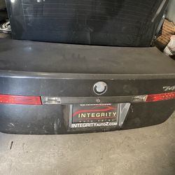 04 745i Trunk