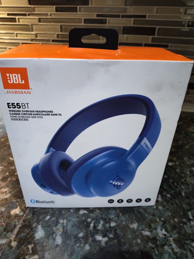 JBL E55BT WIRELESS OVER-EAR HEADPHONES