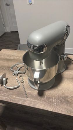 Cuisinart 5.5 Q dough mixer
