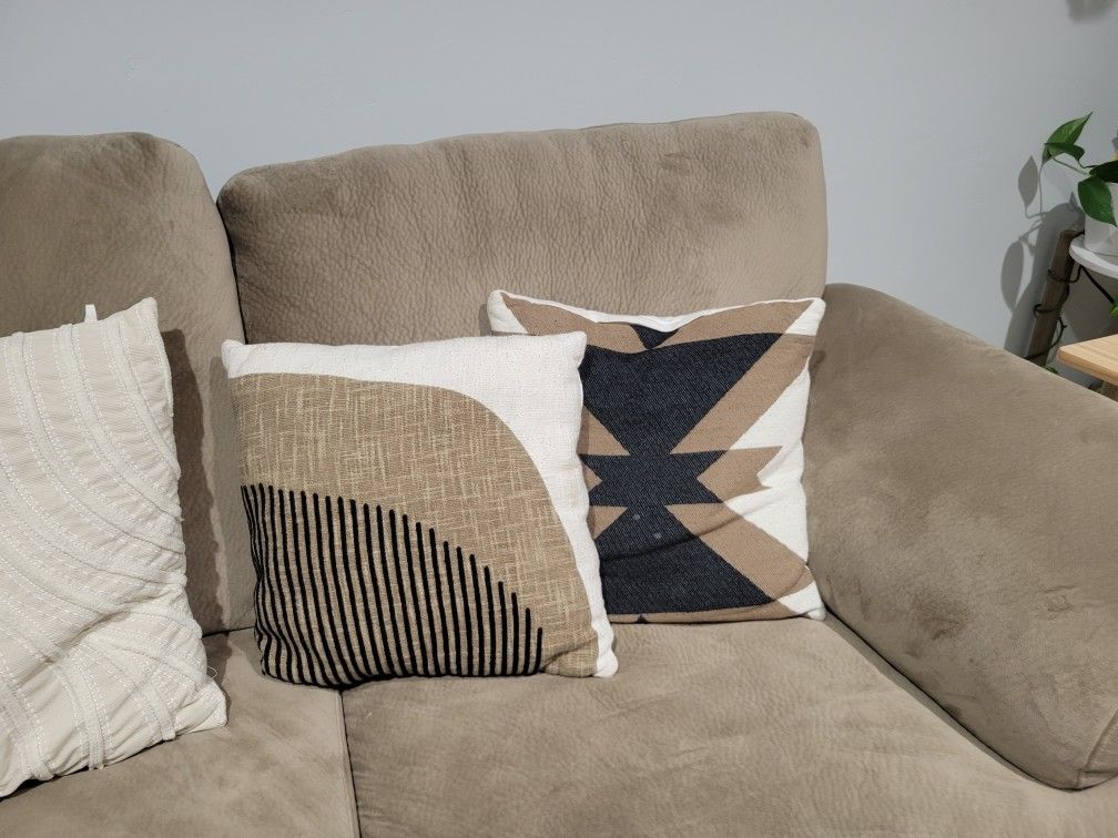 Throw Pillows 