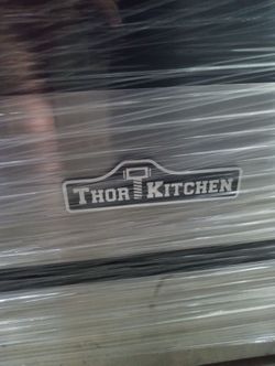 30" Thor kitchen commercial slide in gas convection oven