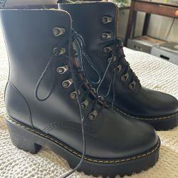 Dr Marten Lenora Boots Size 8 