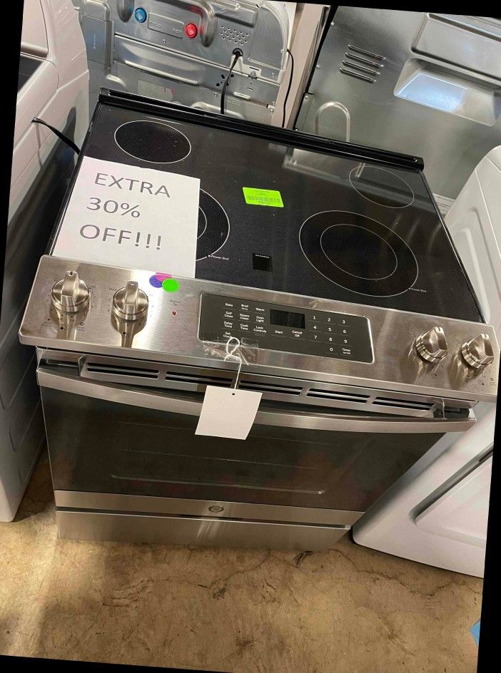 GE JS645SLSS 30in Smooth Surface 4 Elements 5.3cu ft Stove Electric