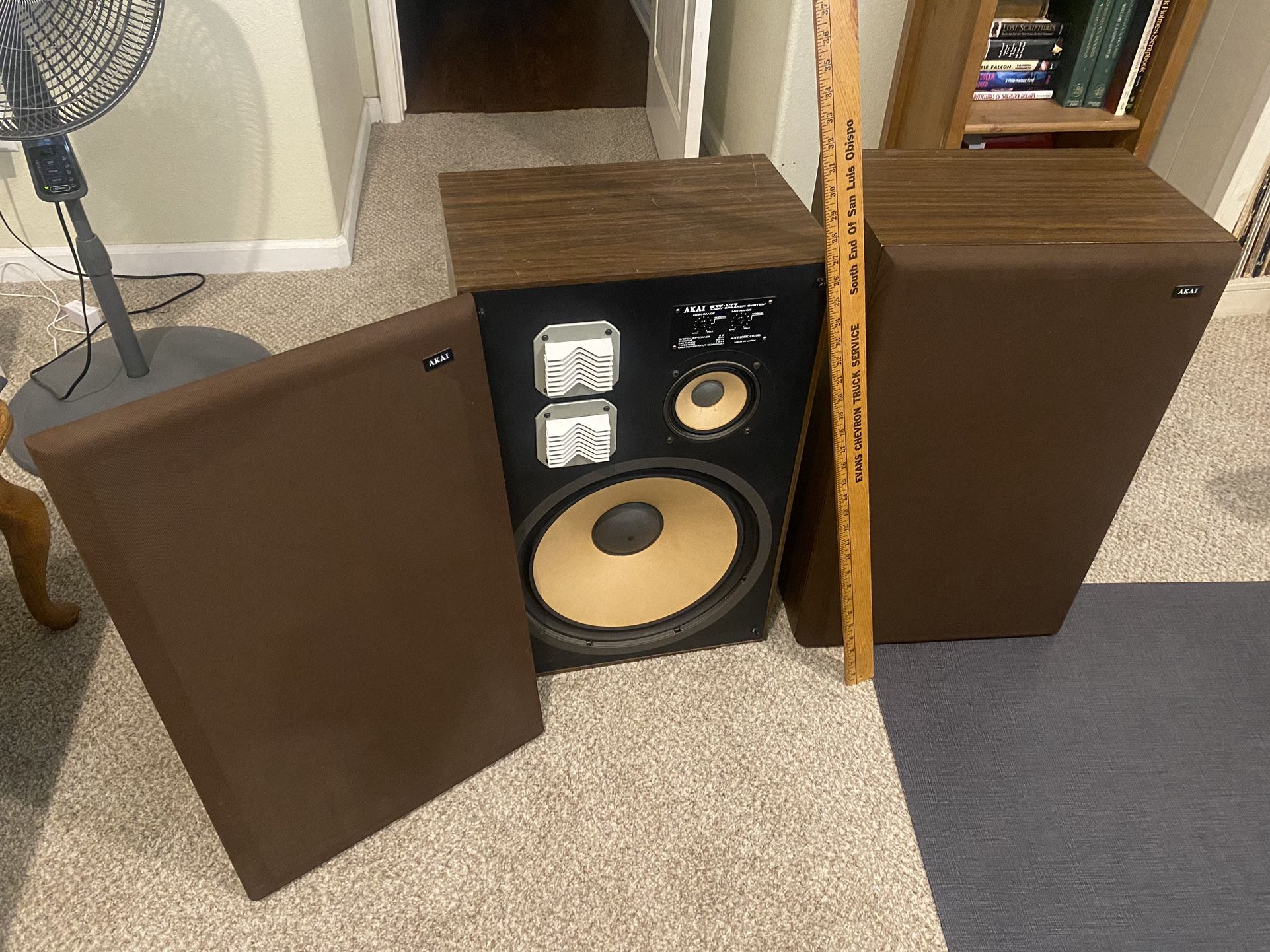 Vintage AKAI SW 177 Speakers for Sale in Fresno, CA - OfferUp