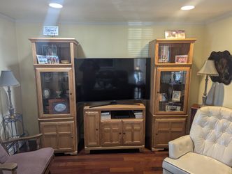 Entertainment Center Excellent Condition