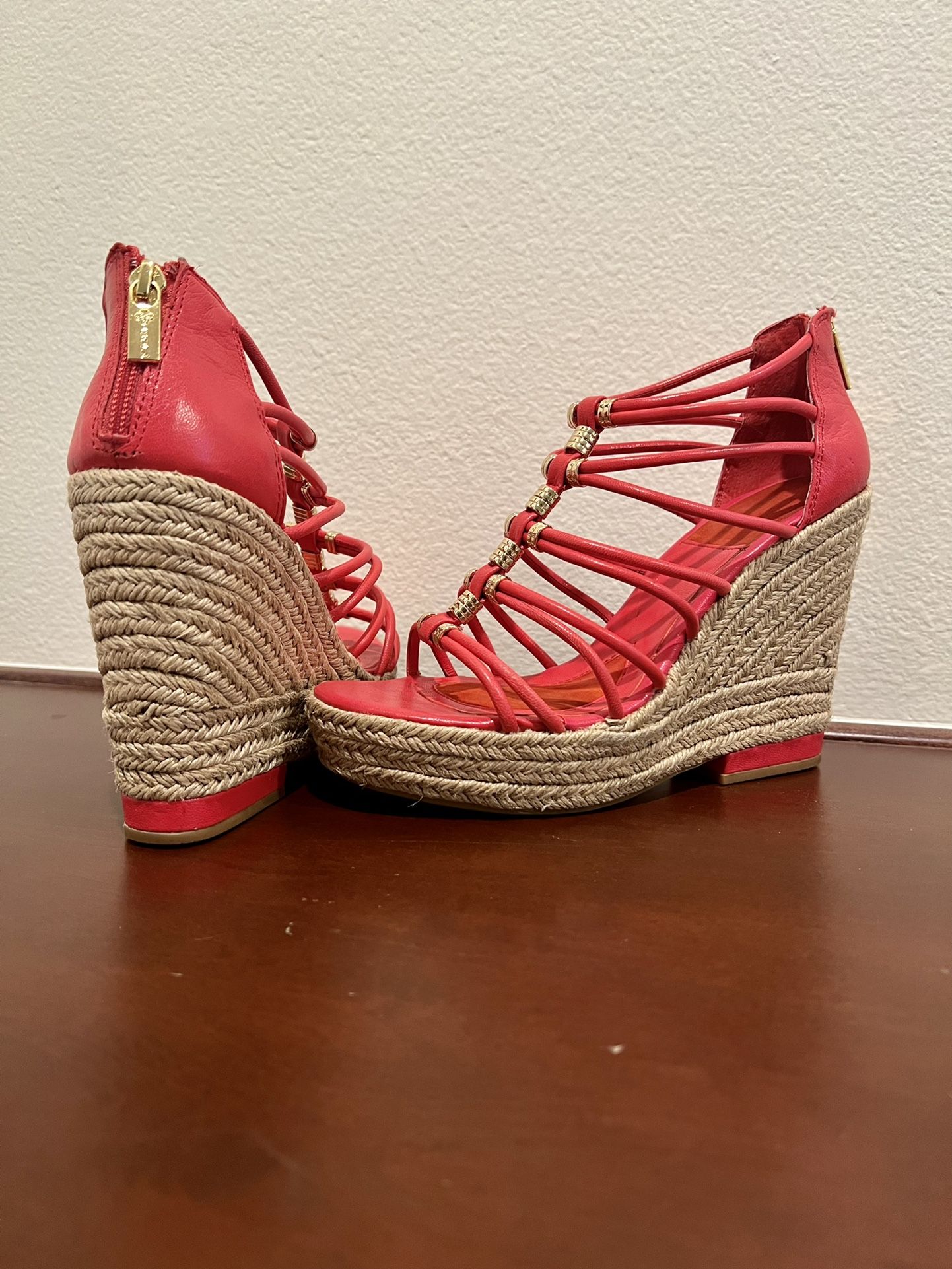 Isola Wedges In Lipstick Red Size 8.5