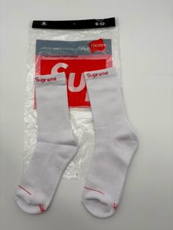 SUPREME SOCKS 2 PAIR(COMES WITH PACKAGE)