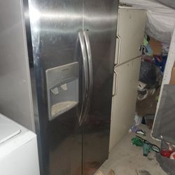 Frigidaire  Refrigerator 