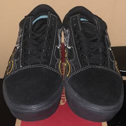 Brand New Vans Shoes "Le Flames" Old Skool