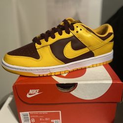 Nike dunk Low University Gold