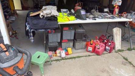 Garage sale today !!!