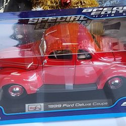 DIE CAST 1/18 
METAL WITH SMALL DETAILS CAR MODELS