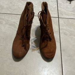 Brown Boots Size 9 Woman $ 25.00