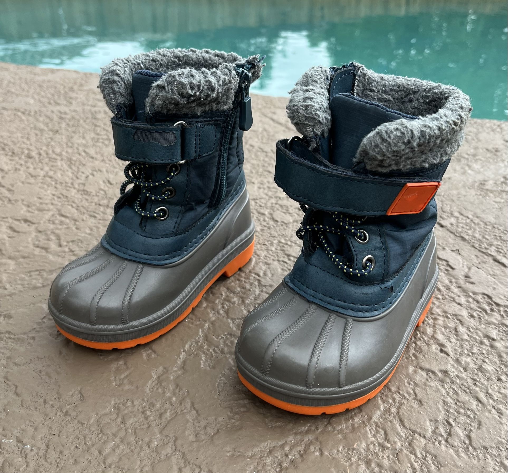 EUC kid’s Cat and Jack ThermoLite winter boots, size 6