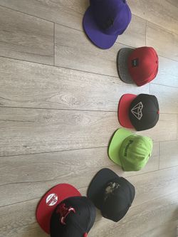Bulls , ssur, pleasures , diamond , huf , black scale hats !!!!