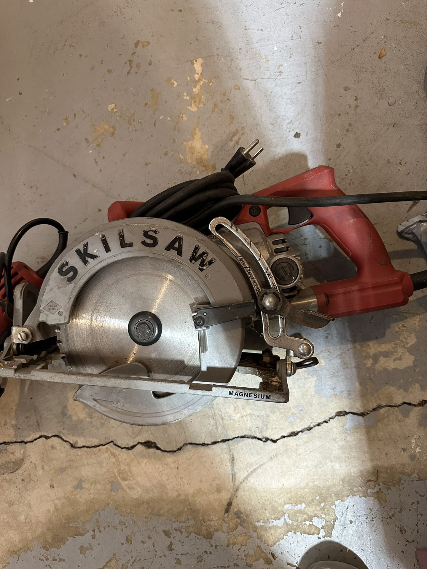 Worm Drive Skilsaw $60